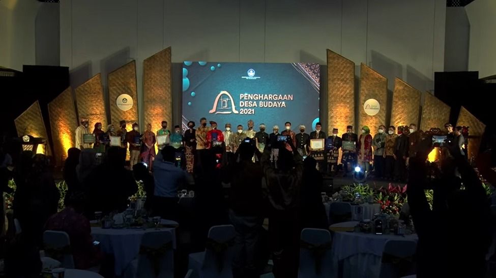 podiumnews.com-Kemendikbudristek Beri Penghargaan Desa Budaya